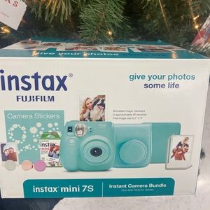 INSTAX MINI POLAROID BUNDLE